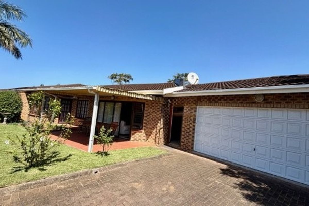 Spacious and Immaculate Townhouse in a Sought-After Uvongo Complex - Photo 3