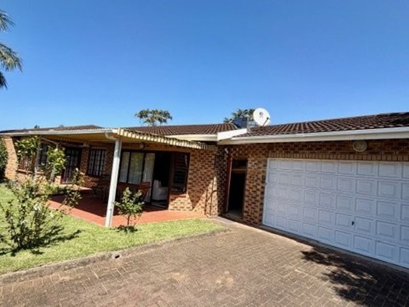 Spacious and Immaculate Townhouse in a Sought-After Uvongo Complex - Photo 3