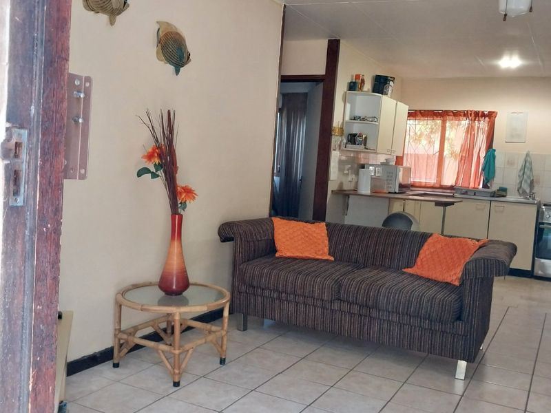 2-Bedroom Townhouse for Sale in Hibberdene River Resort - Photo 6