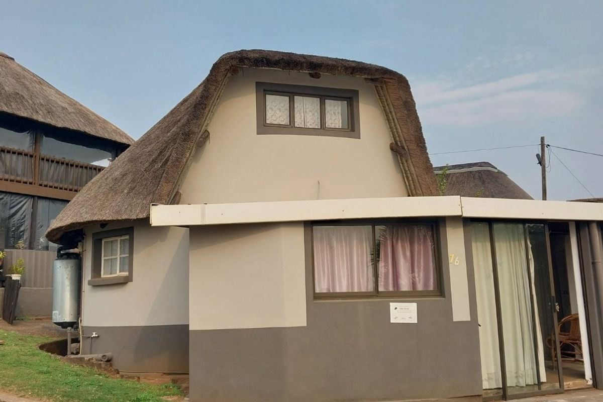 CHARMING 1 BEDROOM UNIT WITH LOFT – COASTAL LIVING AT IT’S BEST - Photo 3