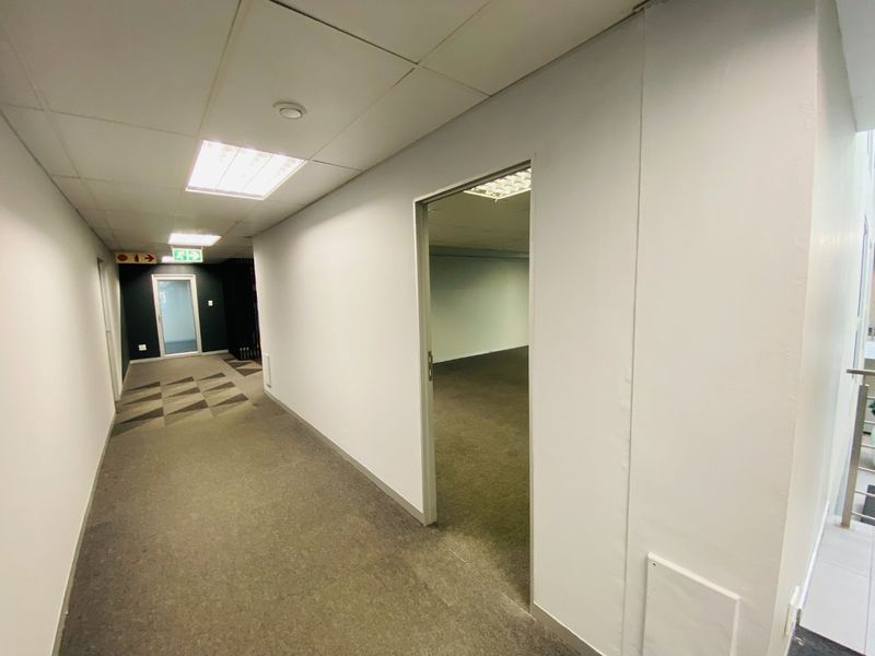 A-Grade Office Space To Let In Cresta - Photo 6