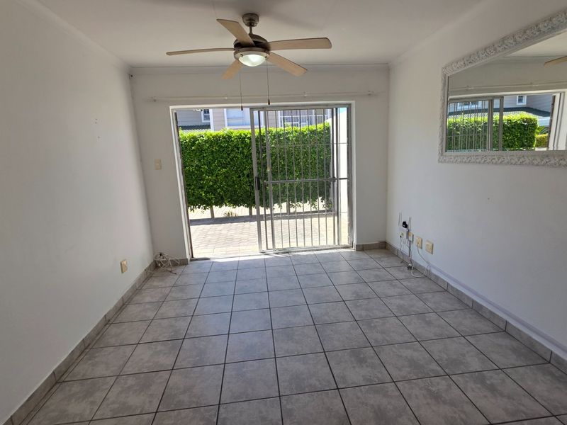 Perfect Holiday Property... Close to All Holiday Amenities... Swimming Pool !!! - Photo 8