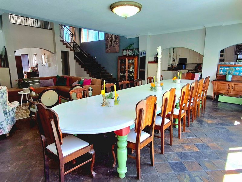 "Stunning 5-Bedroom Double-Storey Home with Vintage Charm in Secure Estate — Easy Access to Vaal Triangle and Johannesburg" - Photo 6