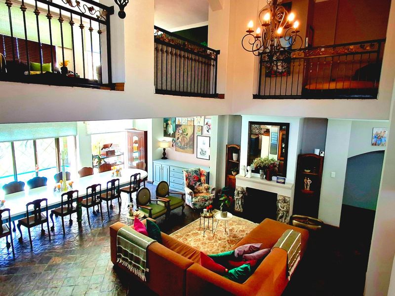 "Stunning 5-Bedroom Double-Storey Home with Vintage Charm in Secure Estate — Easy Access to Vaal Triangle and Johannesburg" - Photo 5