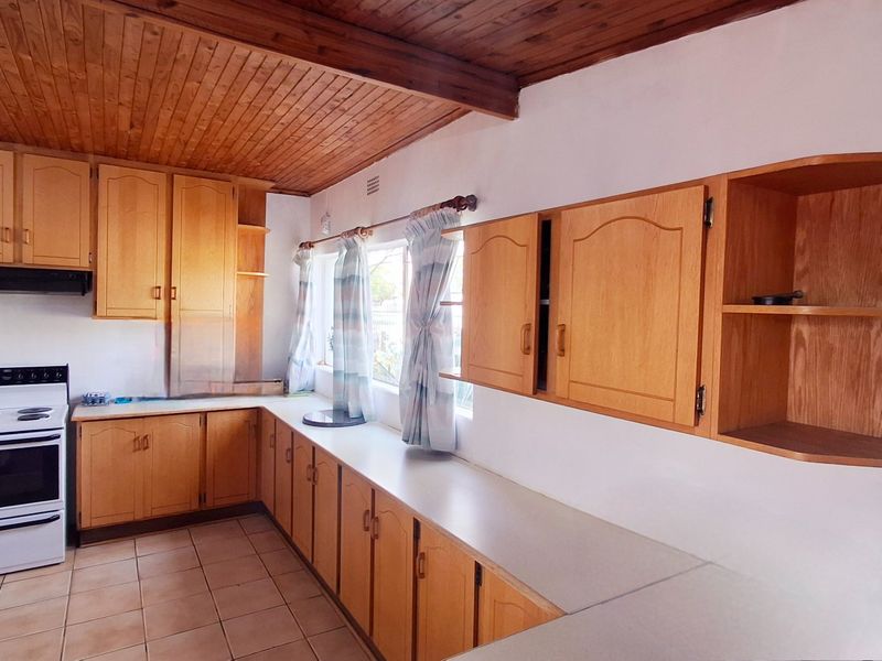 A great value four-bedroom home near amenities and schools. - Photo 9