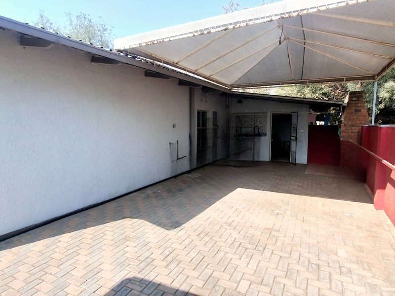 A great value four-bedroom home near amenities and schools. - Photo 7