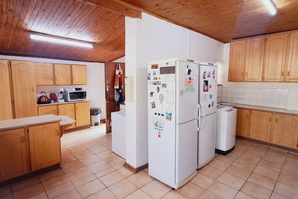 A great value four-bedroom home near amenities and schools. - Photo 4