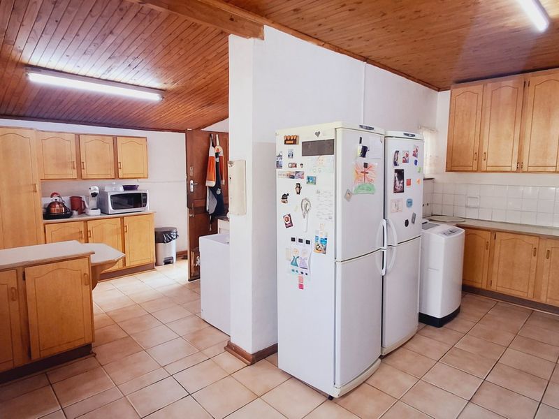 A great value four-bedroom home near amenities and schools. - Photo 4