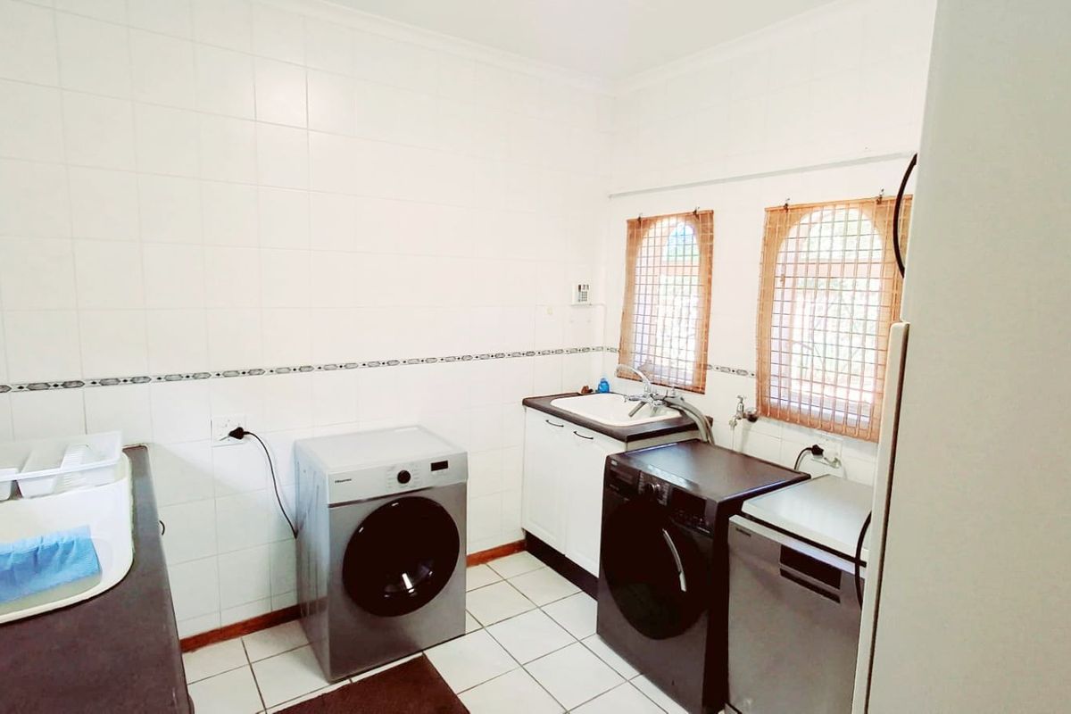 "Stunning 4-bedroom, 2-bathroom family home in a sought-after area in Sasolburg." - Photo 5