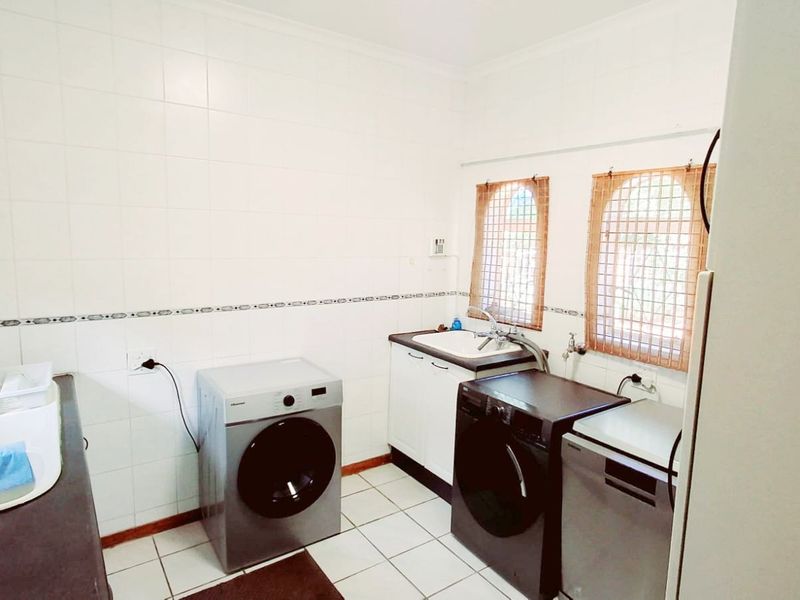 "Stunning 4-bedroom, 2-bathroom family home in a sought-after area in Sasolburg." - Photo 5