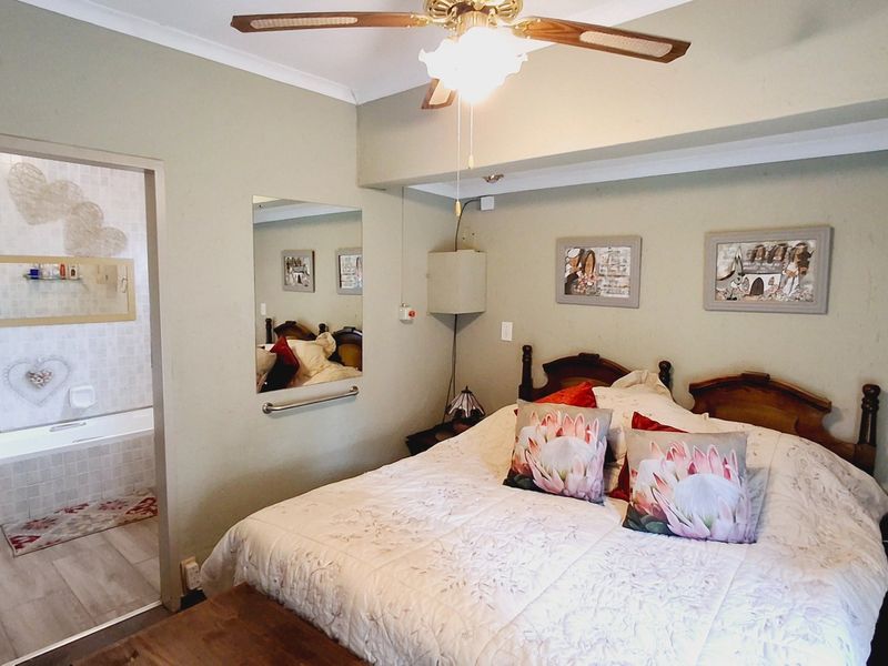 "Lovely freestanding home, move-in ready, located in a secure complex — perfect for a first-time family in Vaal Park." - Photo 10