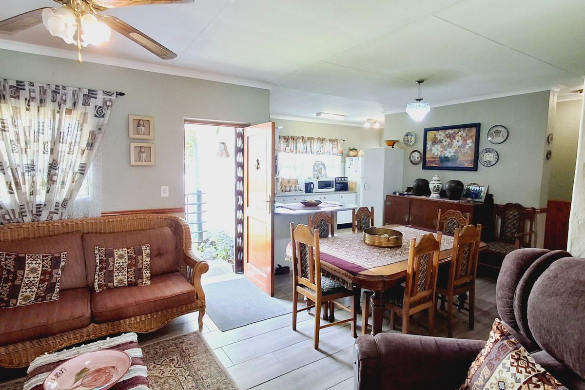 "Lovely freestanding home, move-in ready, located in a secure complex — perfect for a first-time family in Vaal Park." - Photo 2