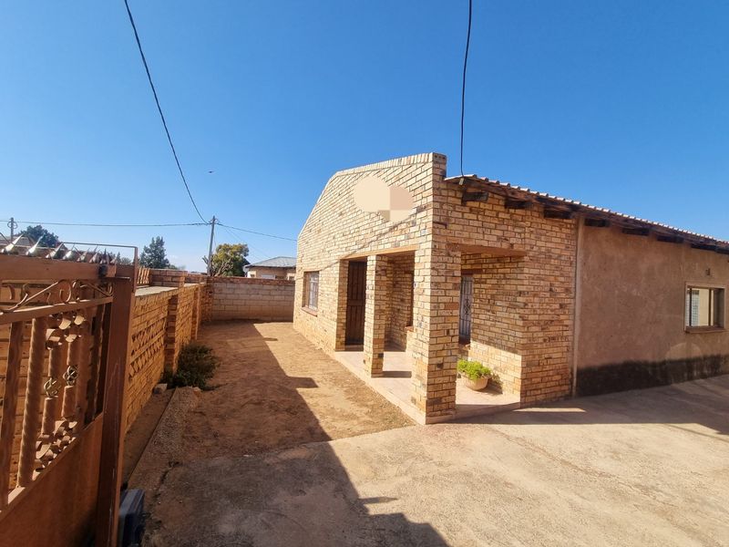 Family home in a good location.  - Photo 2