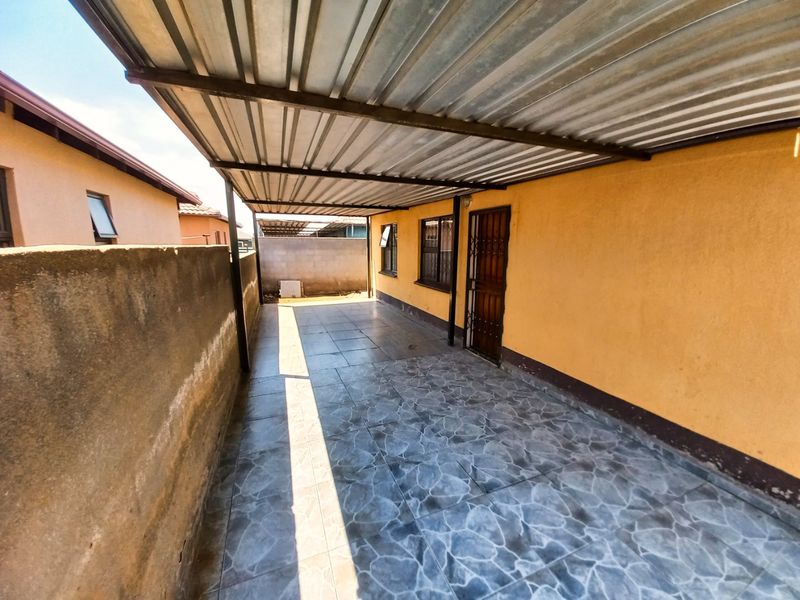 Secure & Modern 3-Bed Home in Gated Windmill Park Ext 12  - Photo 3