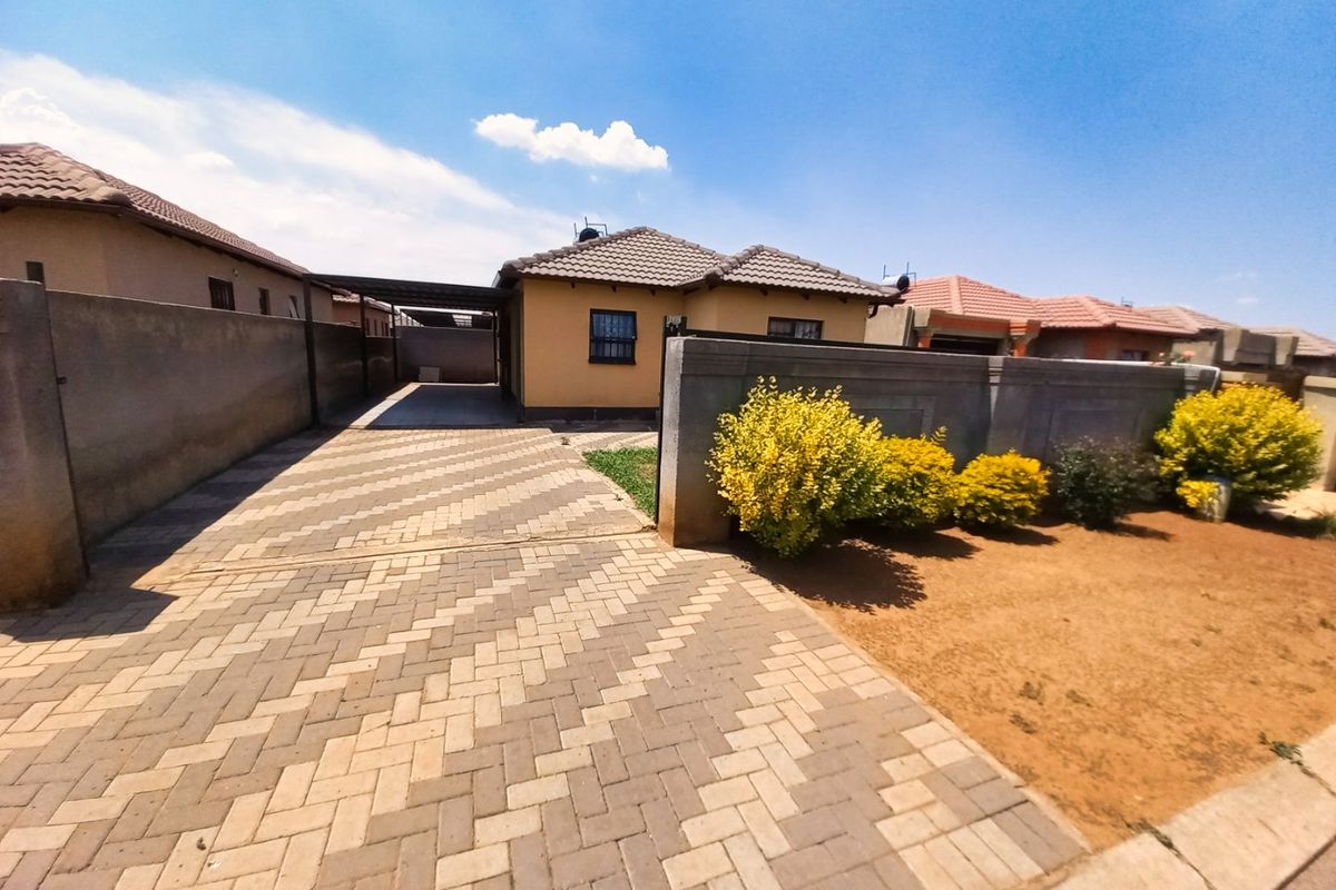 Secure & Modern 3-Bed Home in Gated Windmill Park Ext 12  - Photo 2