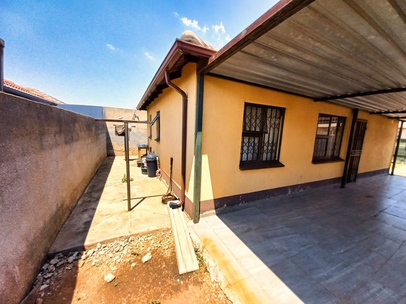 Secure & Modern 3-Bed Home in Gated Windmill Park Ext 12  - Photo 6