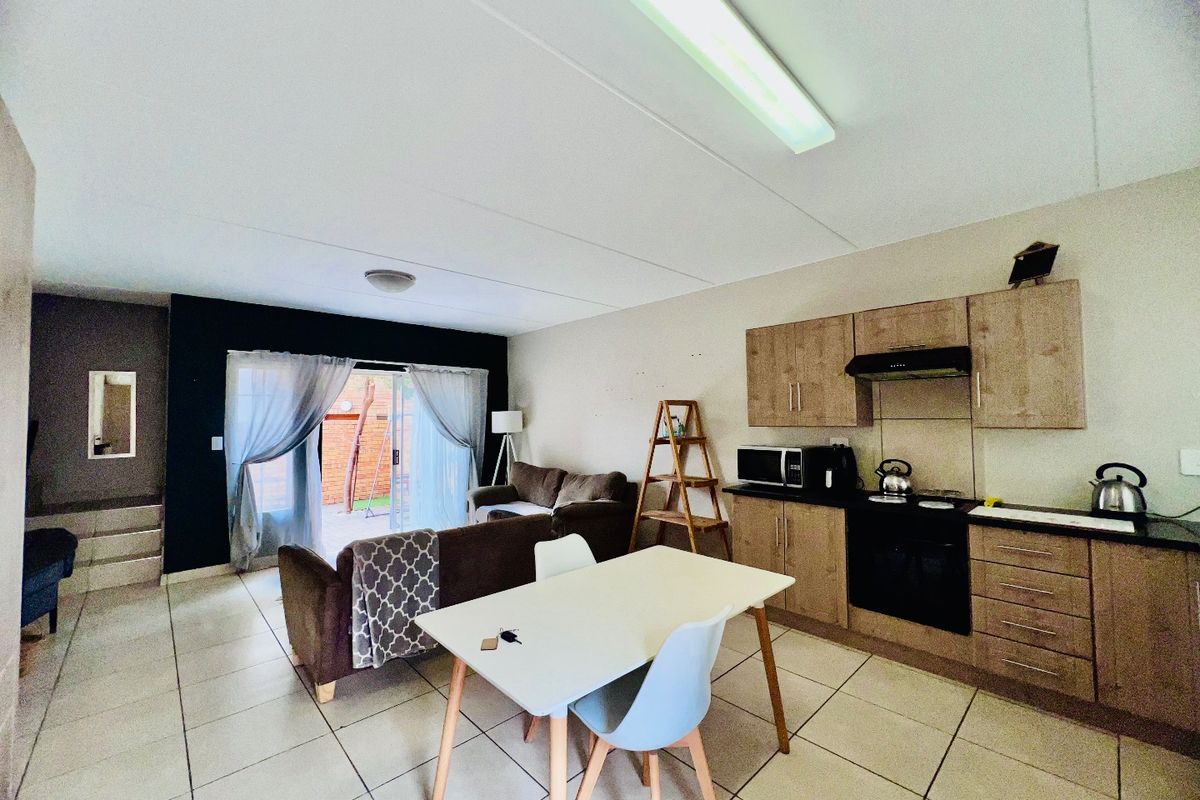 2 bedroom townhouse to rent - Photo 3