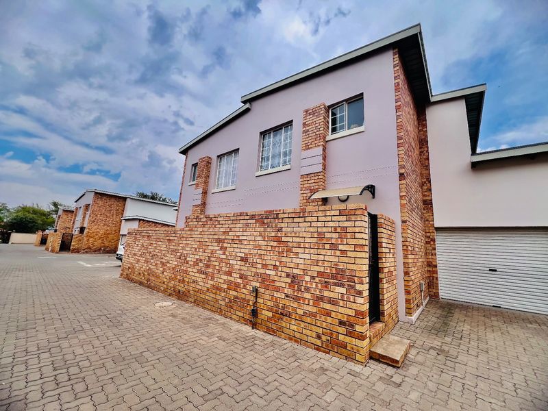 2 bedroom townhouse to rent - Photo 2