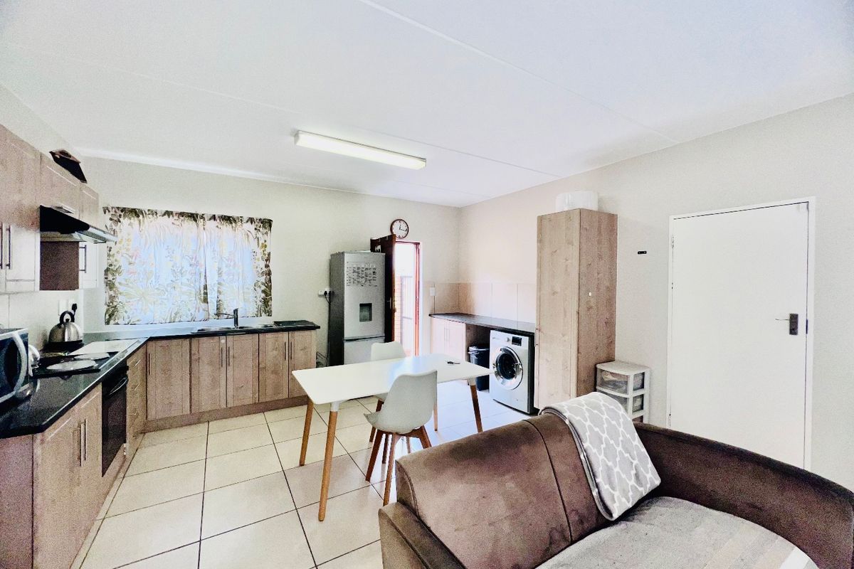 2 bedroom townhouse to rent - Photo 4