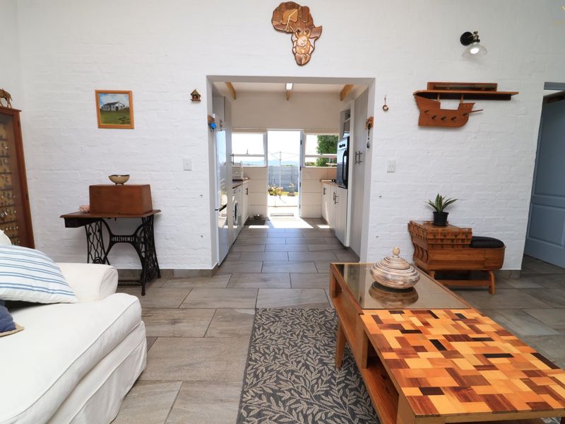 2 Bedroom Seaside Sanctuary with Unmatched Charm in Pearly Beach - Photo 8