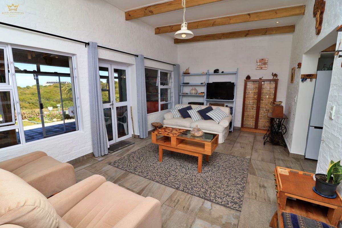 2 Bedroom Seaside Sanctuary with Unmatched Charm in Pearly Beach - Photo 5