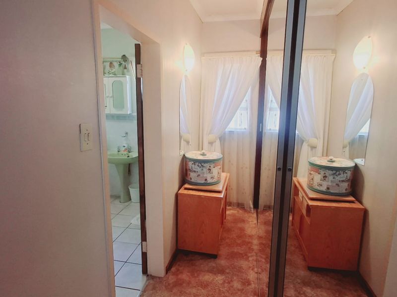 "Amazing 4-bedroom, 3-bathroom family home in a sought-after area of Sasolburg." - Photo 10