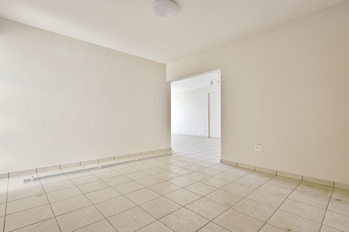 An exceptionally spacious apartment in Arcon Park. - Photo 5