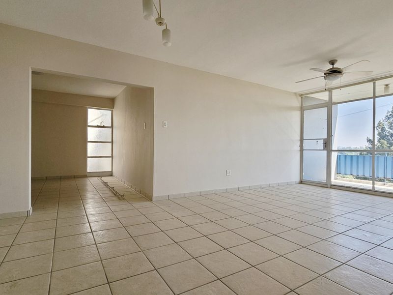 An exceptionally spacious apartment in Arcon Park. - Photo 8