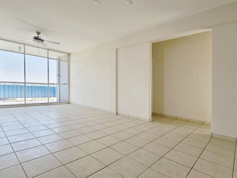 An exceptionally spacious apartment in Arcon Park. - Photo 7