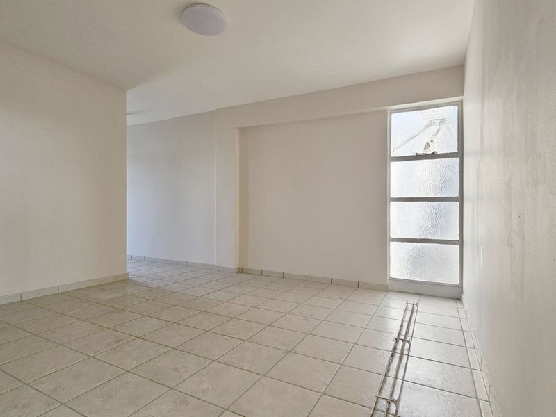 An exceptionally spacious apartment in Arcon Park. - Photo 6