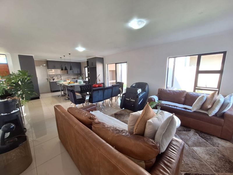 BRAND NEW: FOUR BEDROOM DOUBLE STOREY HOUSE - Photo 8