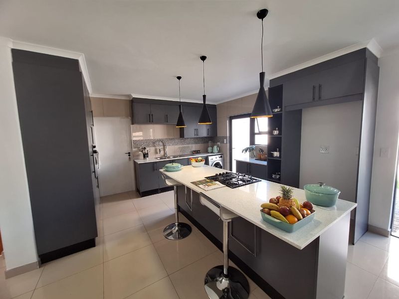 BRAND NEW: FOUR BEDROOM DOUBLE STOREY HOUSE - Photo 6