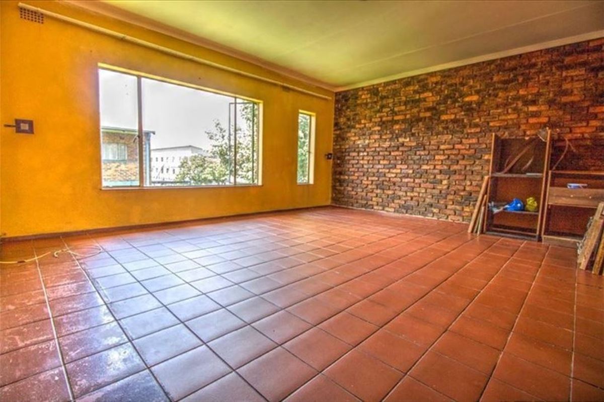 Cozy and Practical Two-Bedroom Home - Photo 2