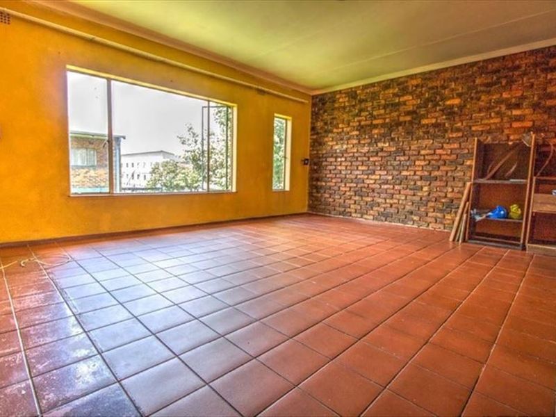 Cozy and Practical Two-Bedroom Home - Photo 2