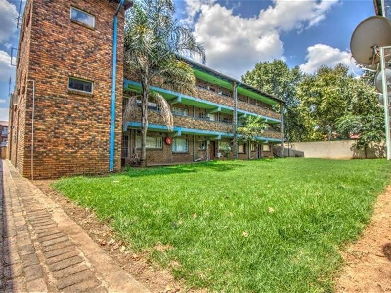 Cozy and Practical Two-Bedroom Home - Photo 3