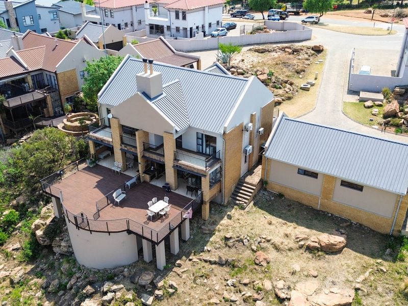Dream lock-up and go Sectional Title Duplex with breath-taking views of Bronkhorstspruit Dam! - Photo 2