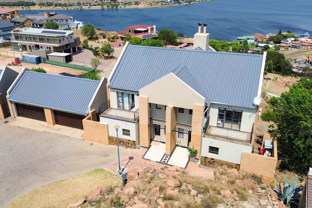 Two Sectional Title Homes for the price of 1 in Aqua Vista Mountain Estate, Bronkhorstspruit. You can buy 1 or both. Great Investment with great rental income! - Photo 2