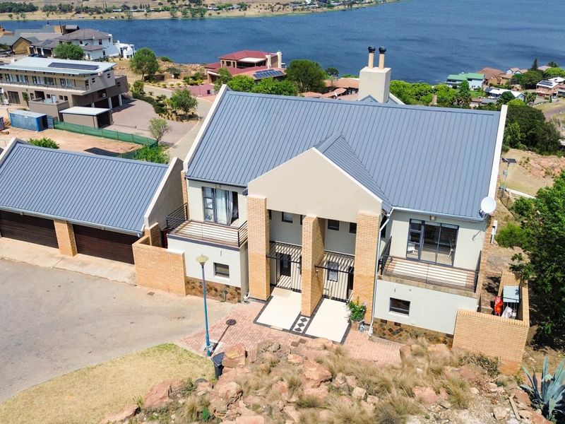Two Sectional Title Homes for the price of 1 in Aqua Vista Mountain Estate, Bronkhorstspruit. You can buy 1 or both. Great Investment with great rental income! - Photo 2