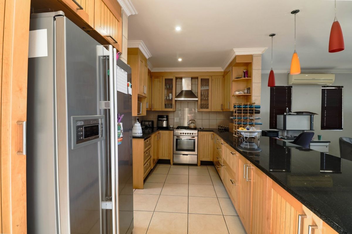 Two Sectional Title Homes for the price of 1 in Aqua Vista Mountain Estate, Bronkhorstspruit. You can buy 1 or both. Great Investment with great rental income! - Photo 5