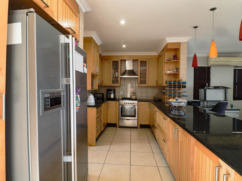 Two Sectional Title Homes for the price of 1 in Aqua Vista Mountain Estate, Bronkhorstspruit. You can buy 1 or both. Great Investment with great rental income! - Photo 5