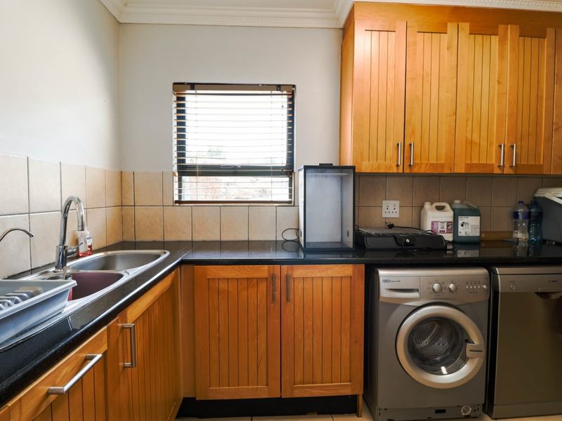 Two Sectional Title Homes for the price of 1 in Aqua Vista Mountain Estate, Bronkhorstspruit. You can buy 1 or both. Great Investment with great rental income! - Photo 8