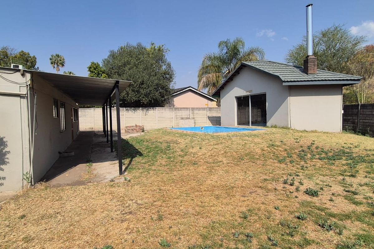 A family  home - Photo 2