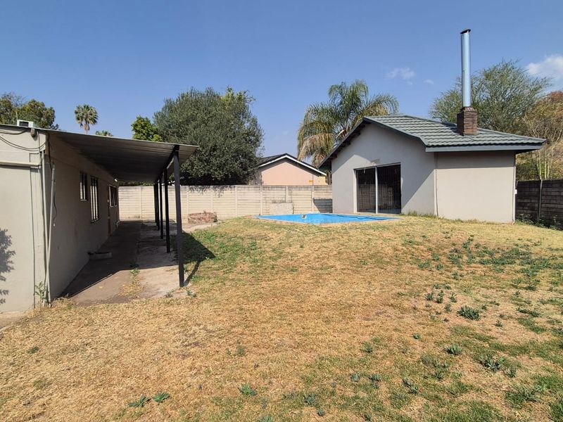 A family  home - Photo 2