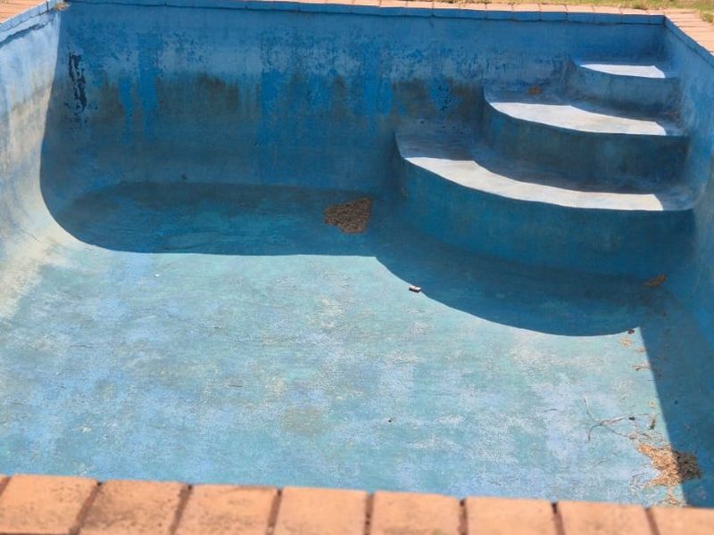 A family  home - Photo 8