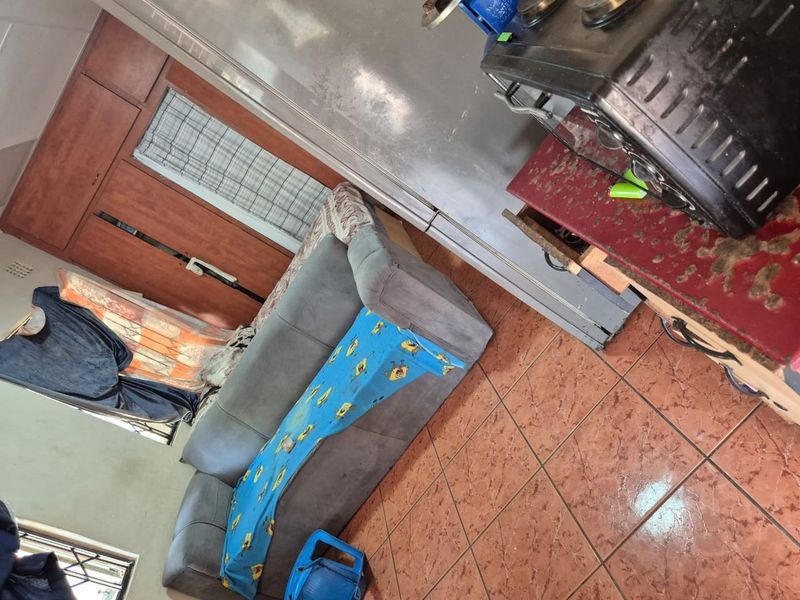 A family  home - Photo 6