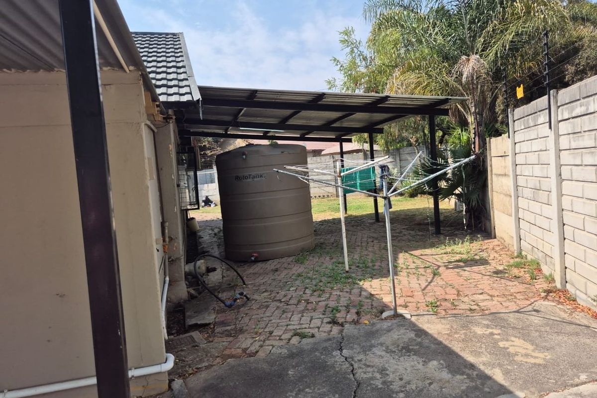 A family  home - Photo 3