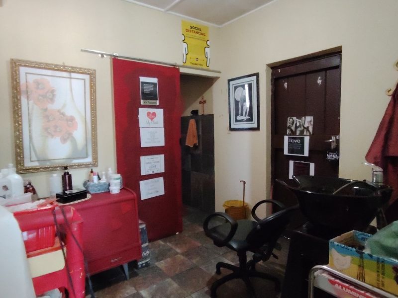 Charming country-style home offering comfort and space! - Photo 7