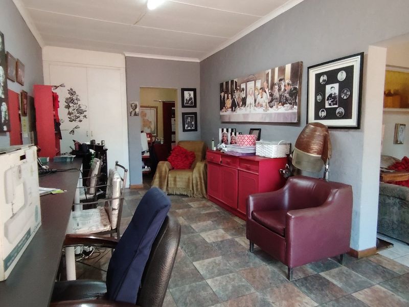 Charming country-style home offering comfort and space! - Photo 5