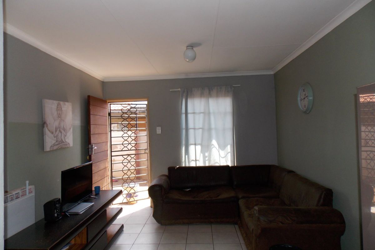 2 BEDROOM FOR SALE - Photo 2
