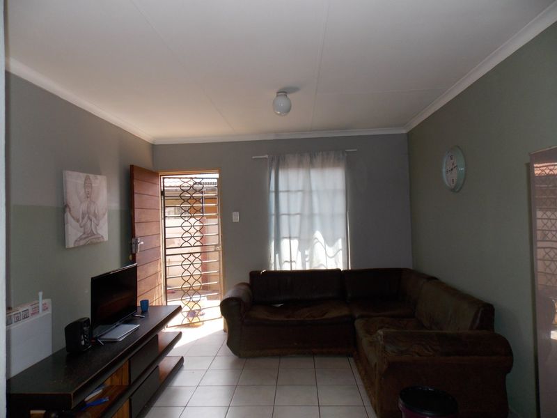 2 BEDROOM FOR SALE - Photo 2